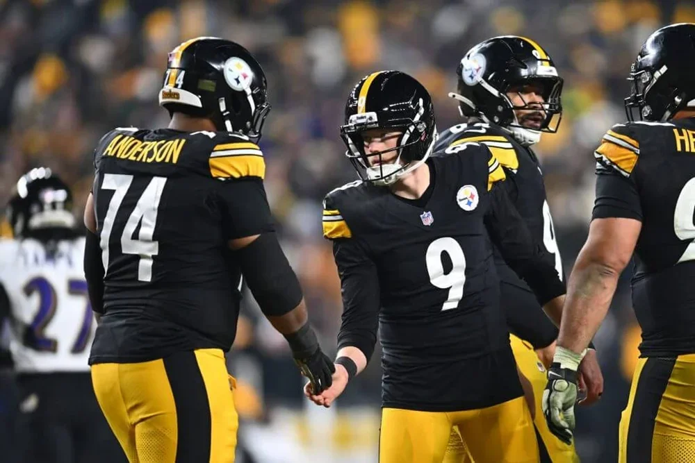 Chris Boswell of the Pittsburgh Steelers celebrates a field goal against the Baltimore Ravens.