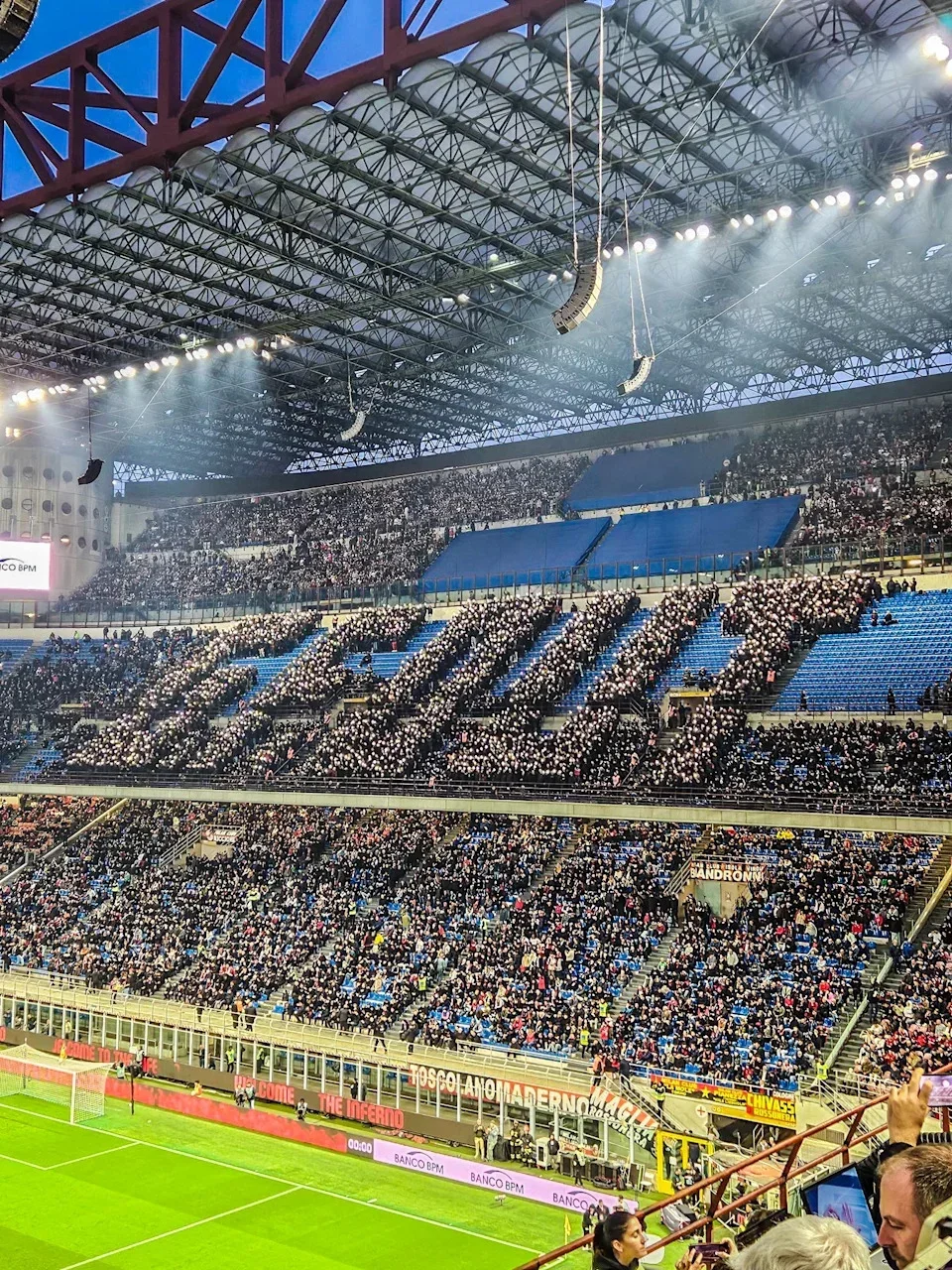 Shock protests at San Siro &#x00d83d&#x00de31 Curva empties, boos for Furlani and Leao ❌